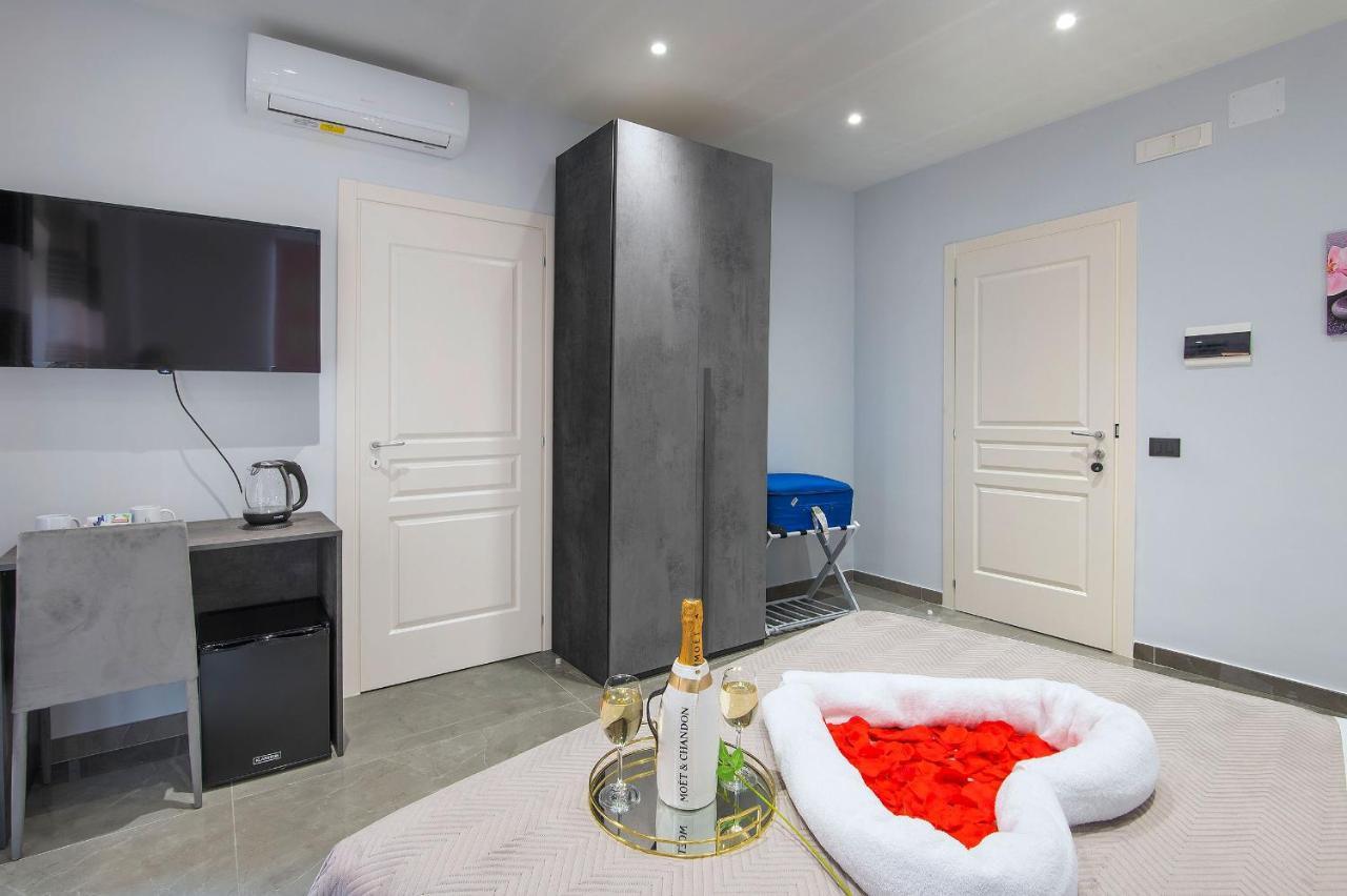 Garibaldi Guest house *